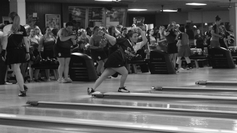 Womens+bowling+take+third+place+at+Railsplitter+Classic