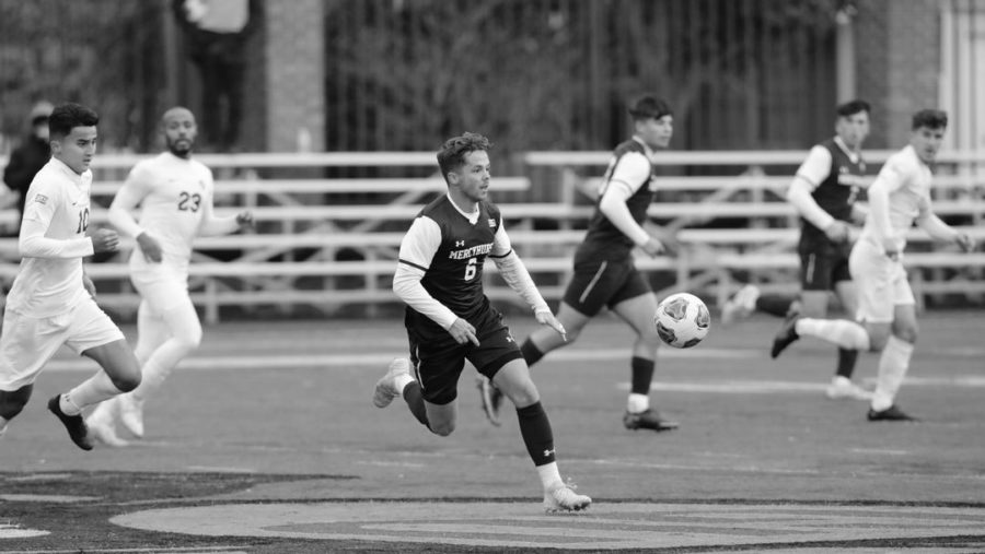 Men’s soccer keeps undefeated record