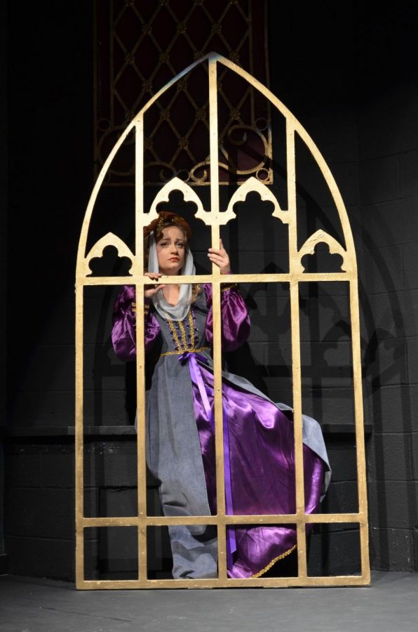 Victoria McIlvain, ‘17, performs as Gilda, Rigoletto’s daughter, in the production of “Rigoletto.” 