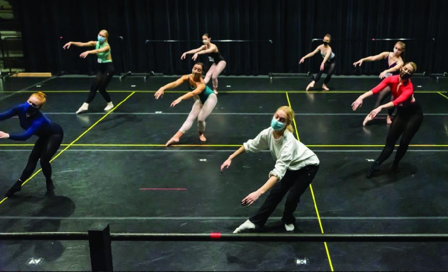 Senior dance majors prepare capstone Raw Edges projects for the stage