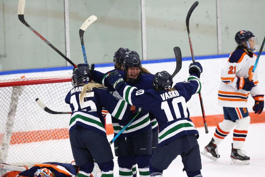 Womens hockey sweeps Syracuse 2-0