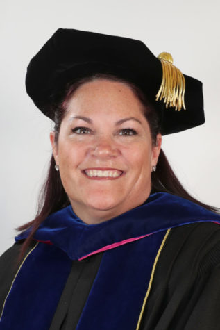 Dr. Susan Johnson receives Teaching Excellence Award